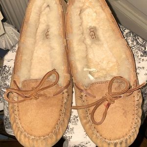 Size 7M women’s UGG moccasin slip on shoes